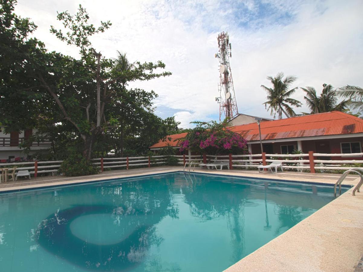 Oyo 853 Malapascua Beach And Dive Resort Esterno foto